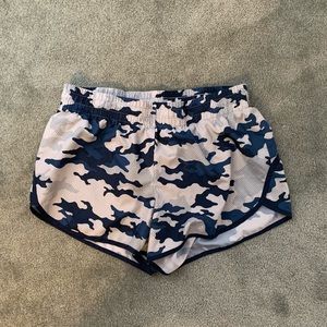 women’s athletic shorts size large